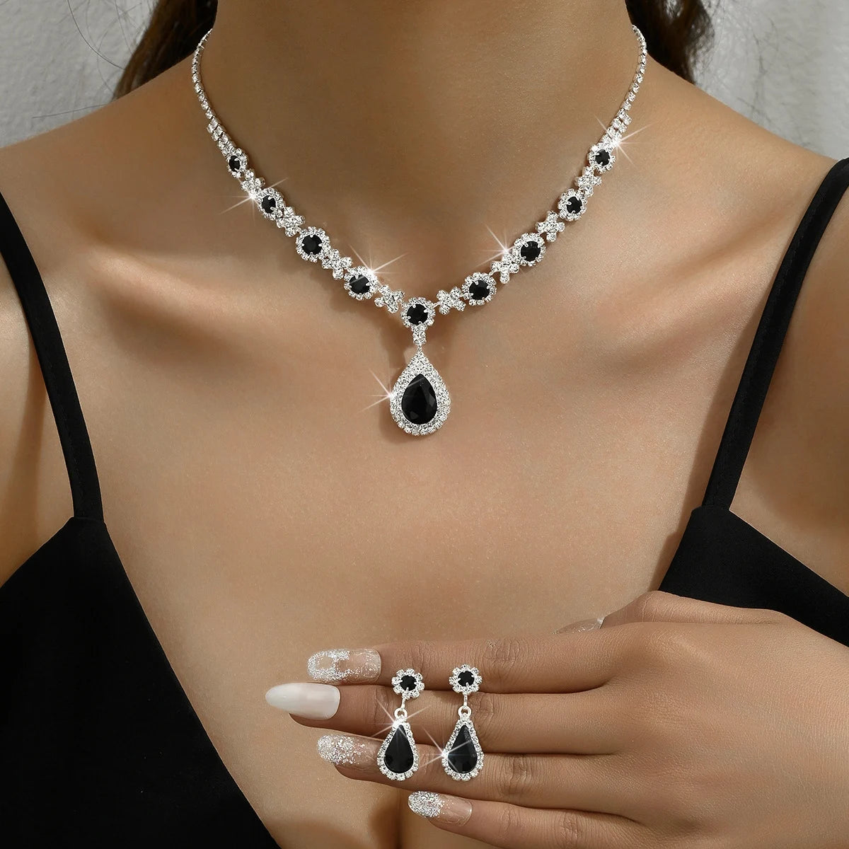 Elegant Teardrop Crystal Jewelry Set