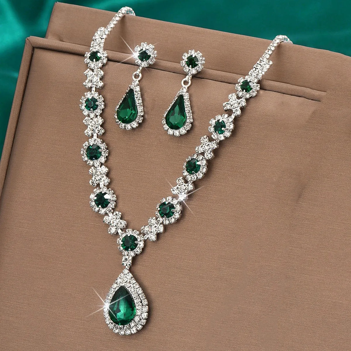 Elegant Teardrop Crystal Jewelry Set